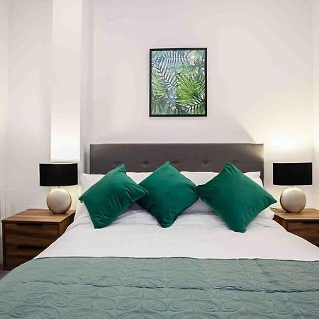 Modern & Stylish 1 Bedroom Apartment In Bolton Exteriör bild