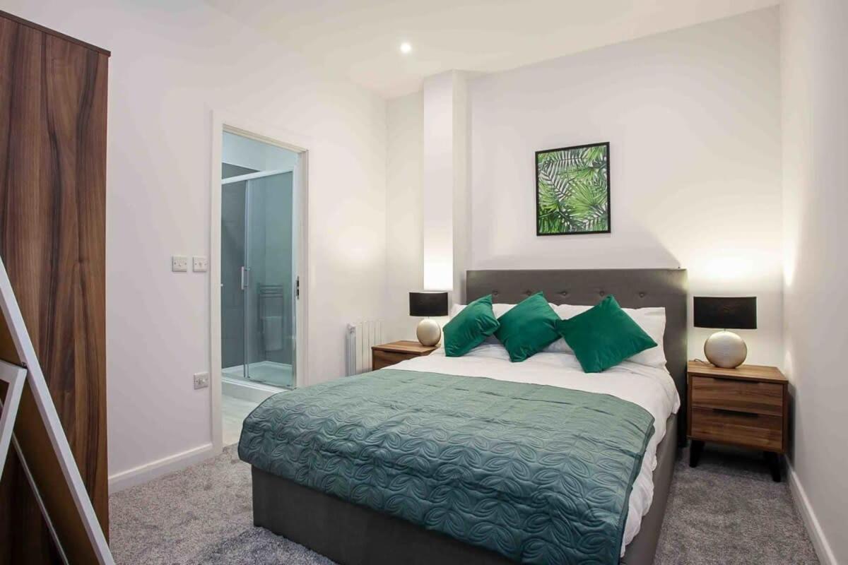 Modern & Stylish 1 Bedroom Apartment In Bolton Exteriör bild