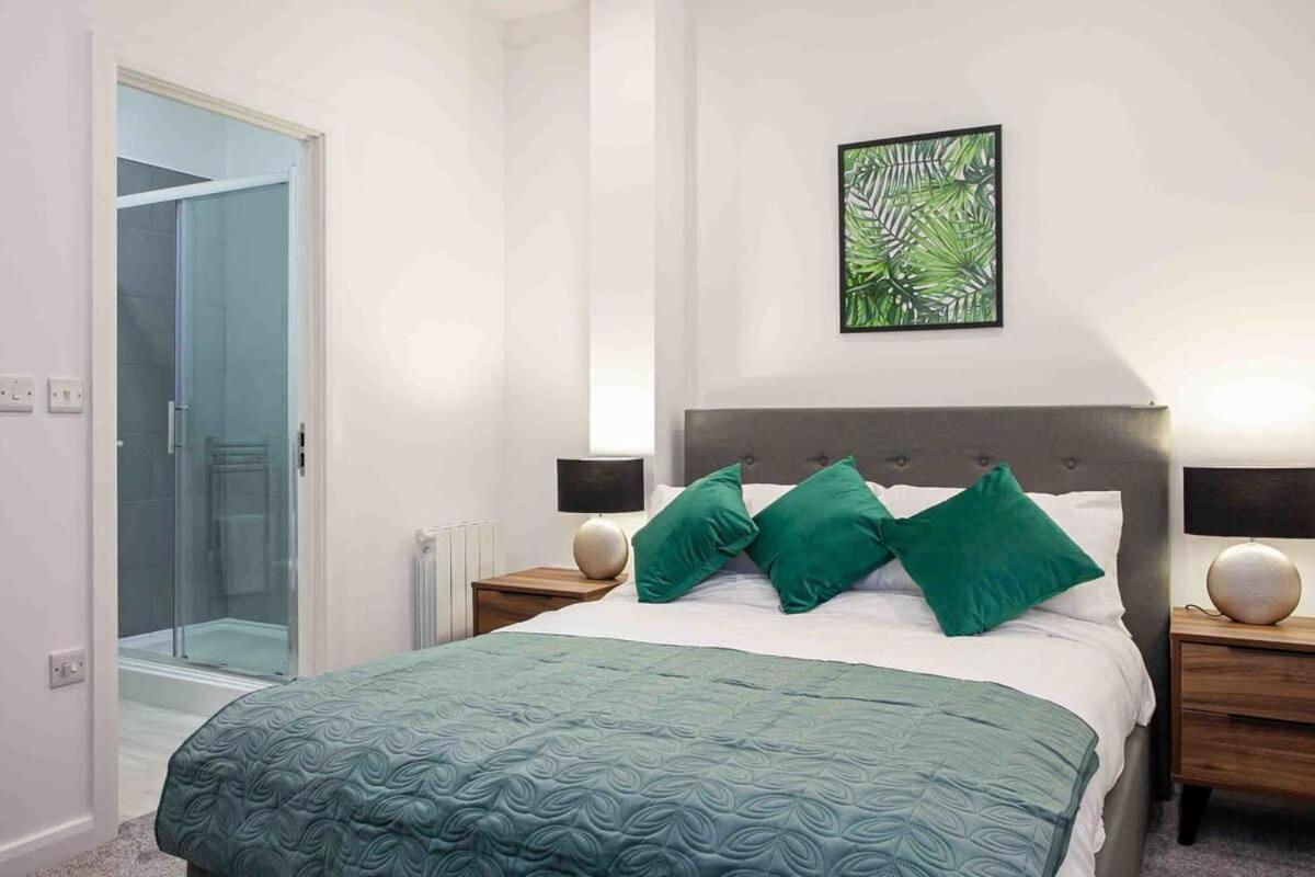 Modern & Stylish 1 Bedroom Apartment In Bolton Exteriör bild